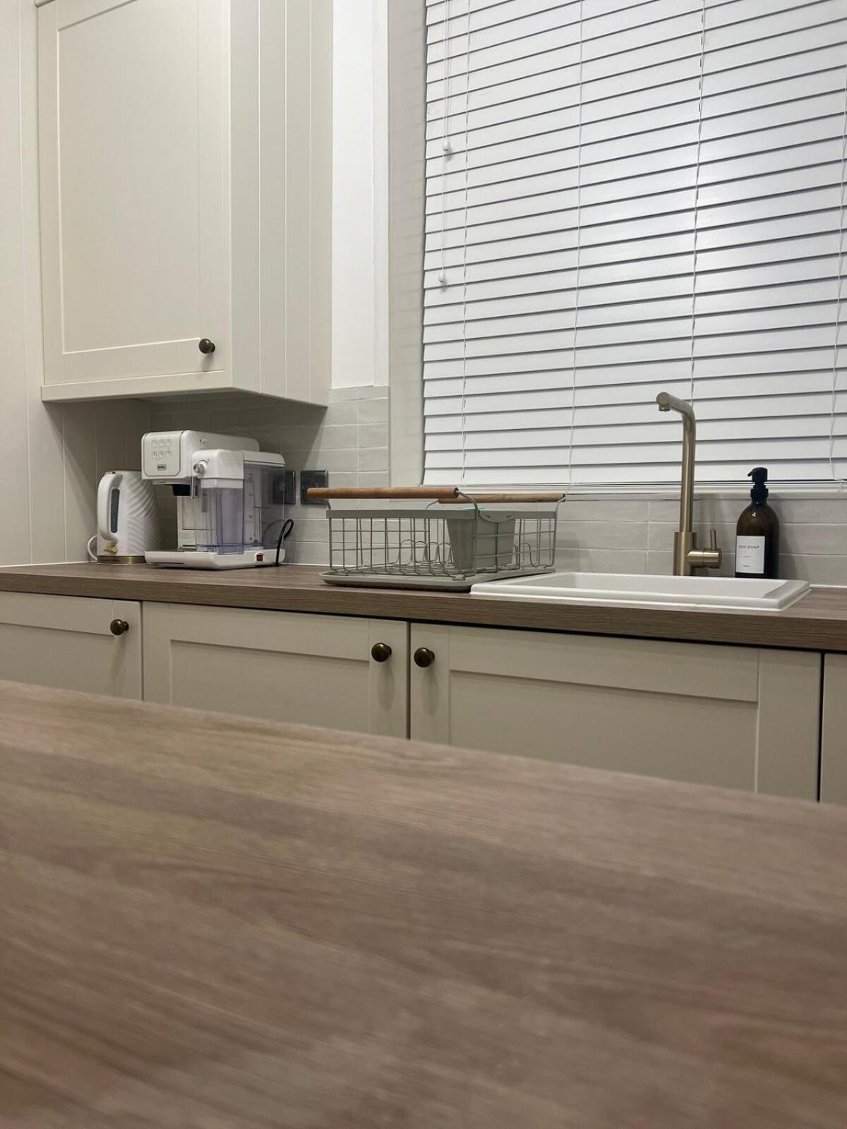 Cosy One Bedroom Flat In Newcross Londra