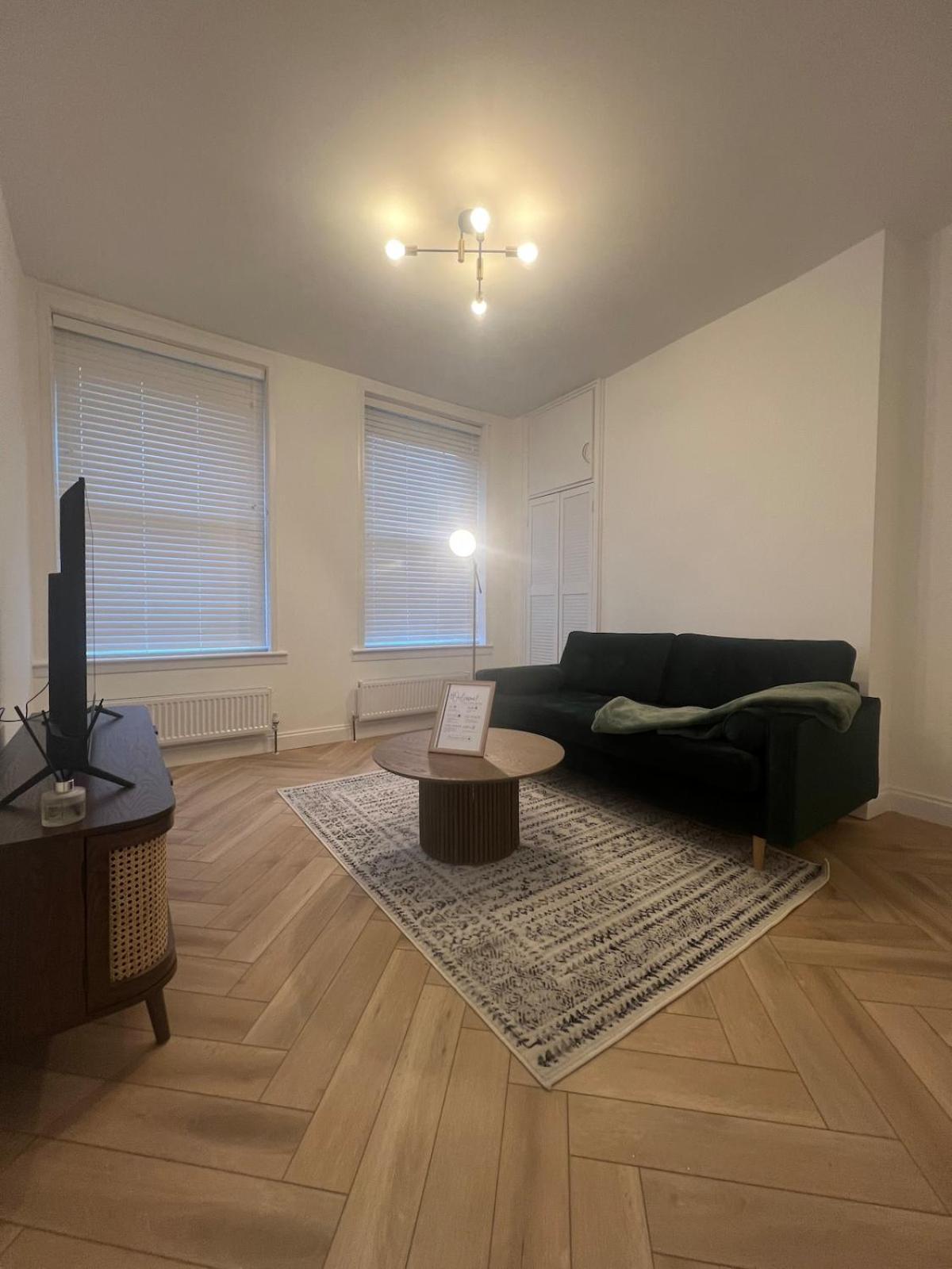 Cosy One Bedroom Flat In Newcross Londra